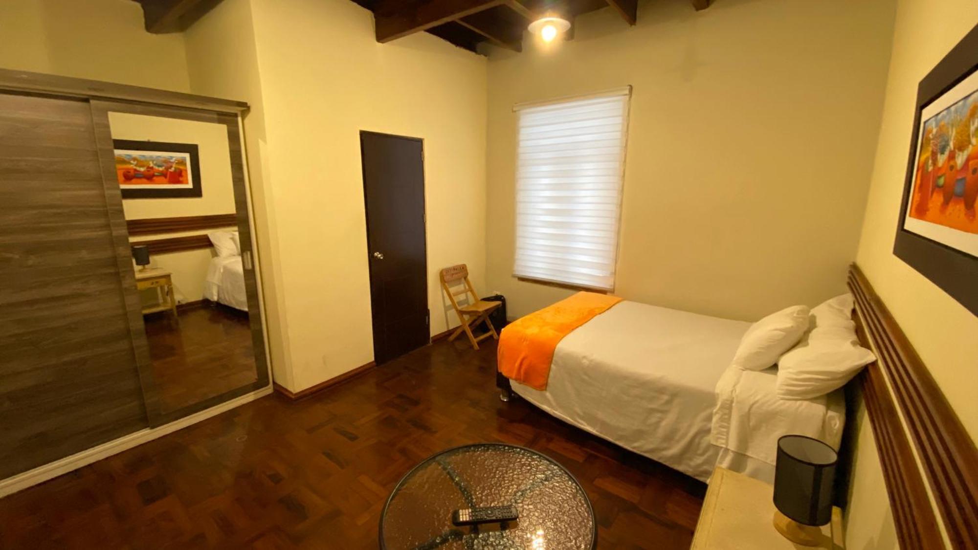 Posada Miraflores Лима Экстерьер фото